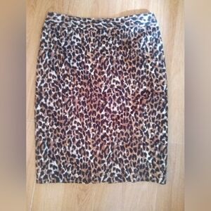Ann Taylor Leopard Print Skirt Size 4 Pre-owned